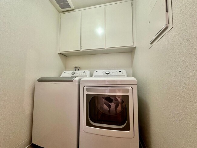 Building Photo - Completely Remodeled 3 Bed 2 Bath Ardenwoo...