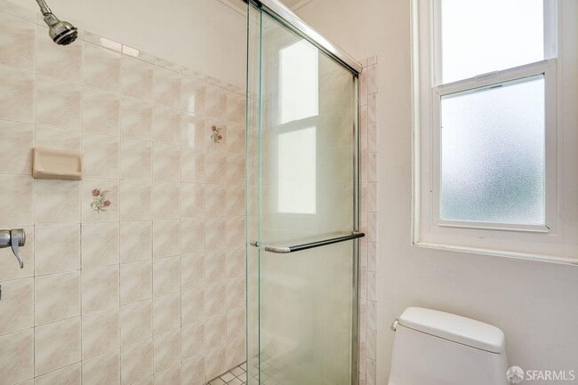 Building Photo - 172 Amber Dr