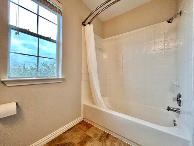 Building Photo - Move-In Ready 3/BR 2.5/BA Home with Spacious Layout & Modern Finishes