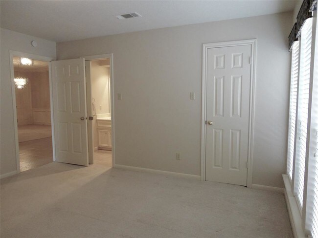 Building Photo - 6618 Preston Trail Dr