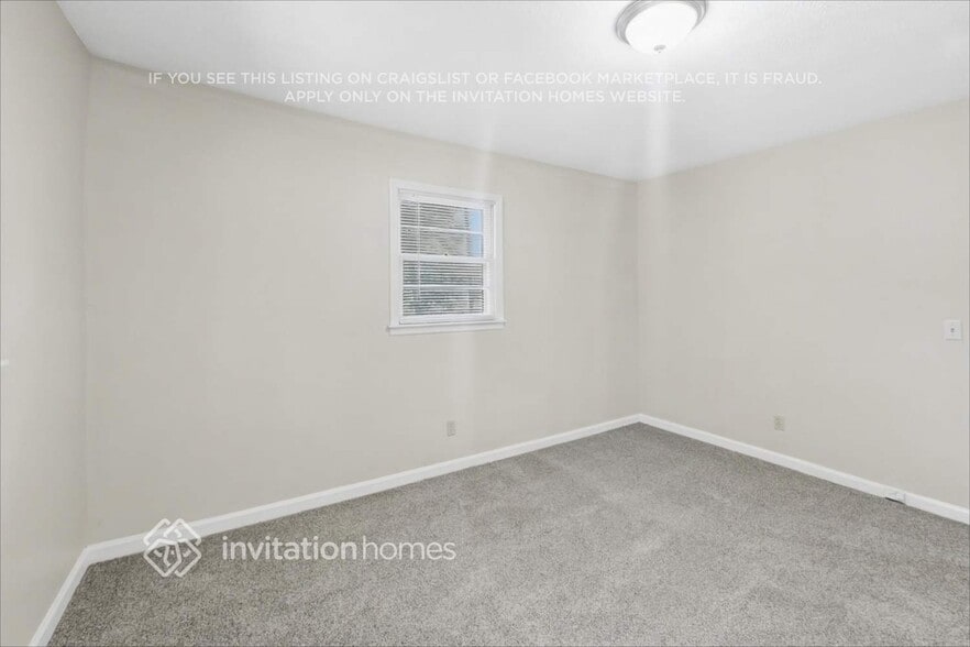Building Photo - 624 Princess Cir