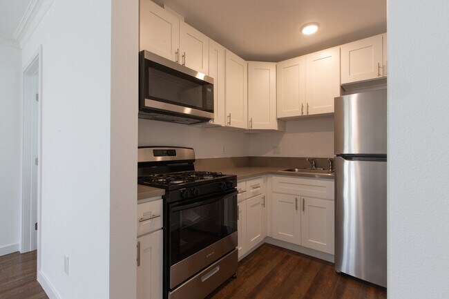 Building Photo - 5421 S Gramercy Pl