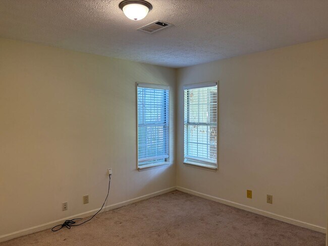 Building Photo - Single Family Home in Villages of Brentwood