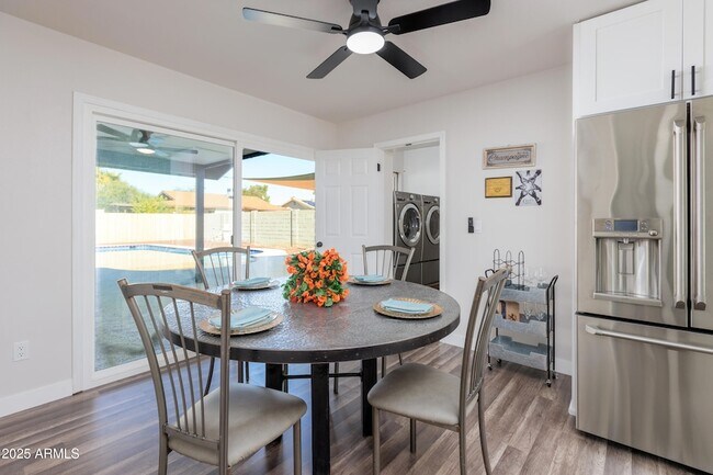 Building Photo - 2936 W Michelle Dr