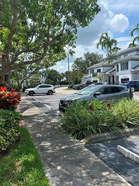 Building Photo - 725 SW 148th Ave