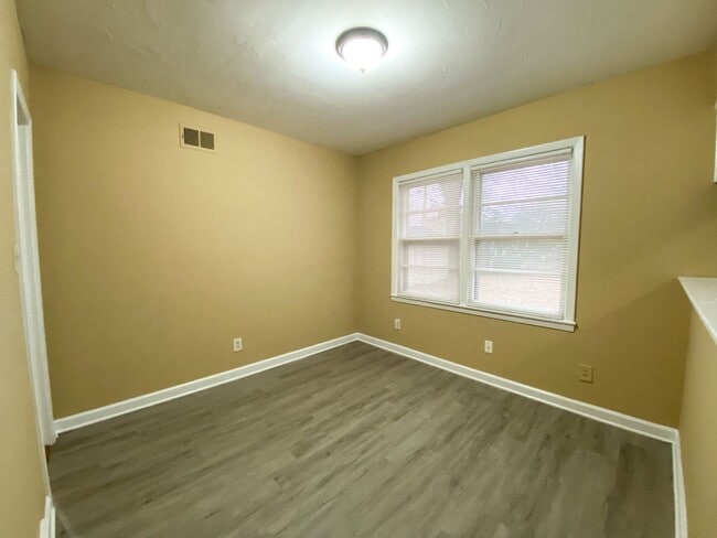 Building Photo - 3 bed, 1.5 bath home near Mt Moriah and Willow in E Memphis