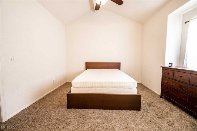 Building Photo - 363 Seine Way