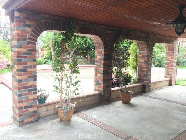Building Photo - 1349 Crestmont Dr
