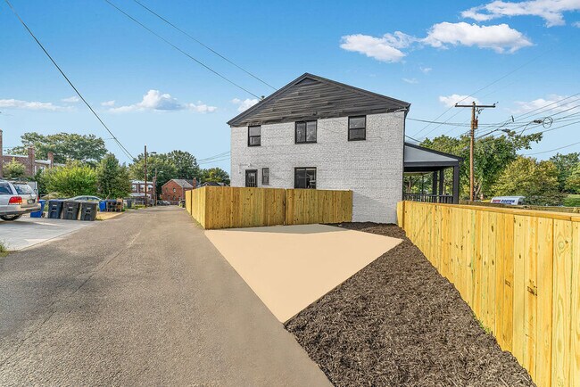Building Photo - 4808 Sargent Rd NE