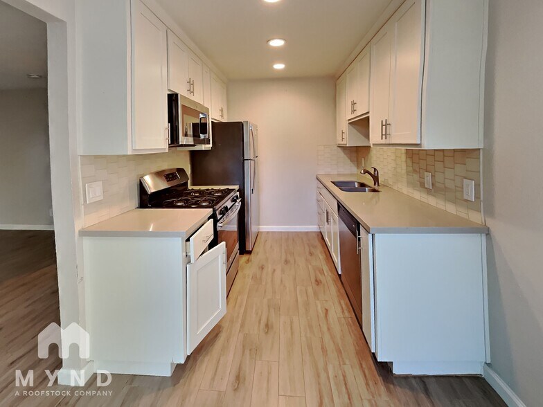 Primary Photo - 2336 Villanova Cir