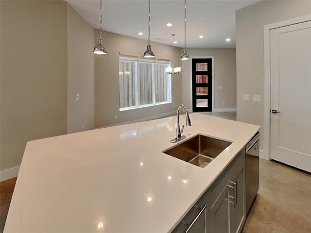 Building Photo - 2345 Vagas St