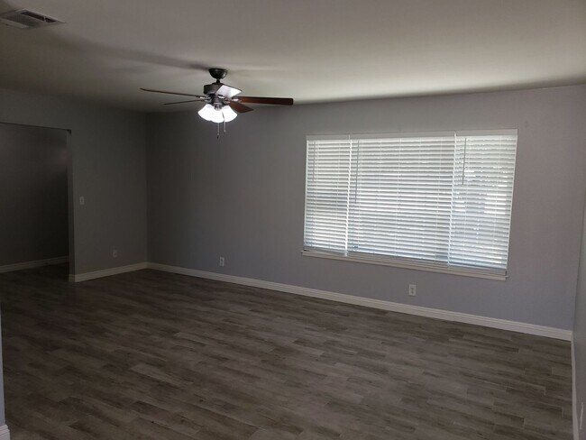 Building Photo - Single Family Residence Located on The Mesa