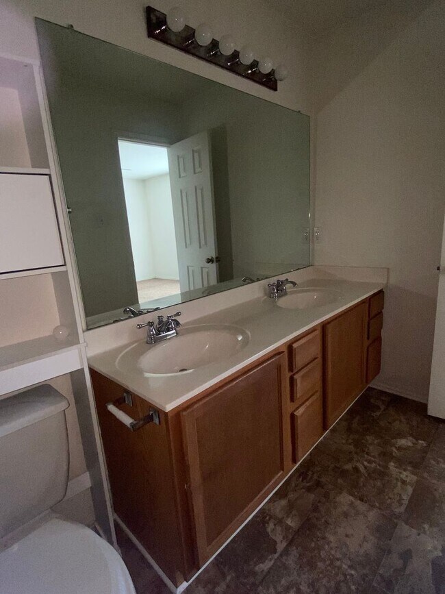 Building Photo - 3 BEDROOM, 2 BATH, BELTON ISD