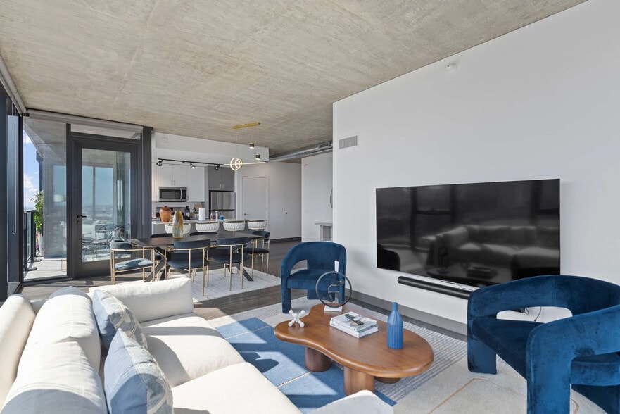 Building Photo - 168 N Elizabeth St