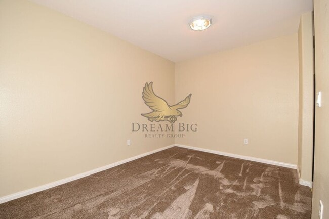 Building Photo - 8000 W Badura Ave