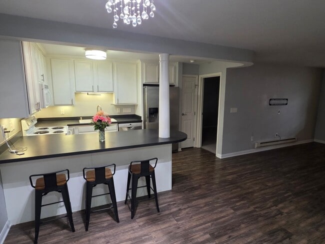 Building Photo - 2 bedroom 2 bath downtown condo