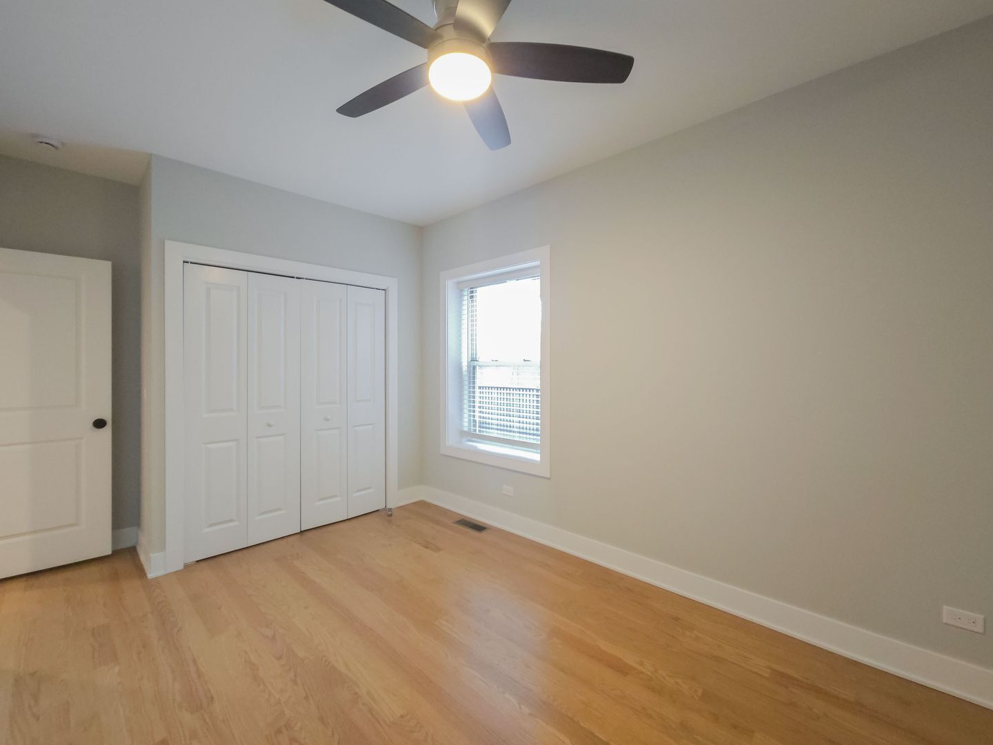 Building Photo - 4840 N Wolcott Ave