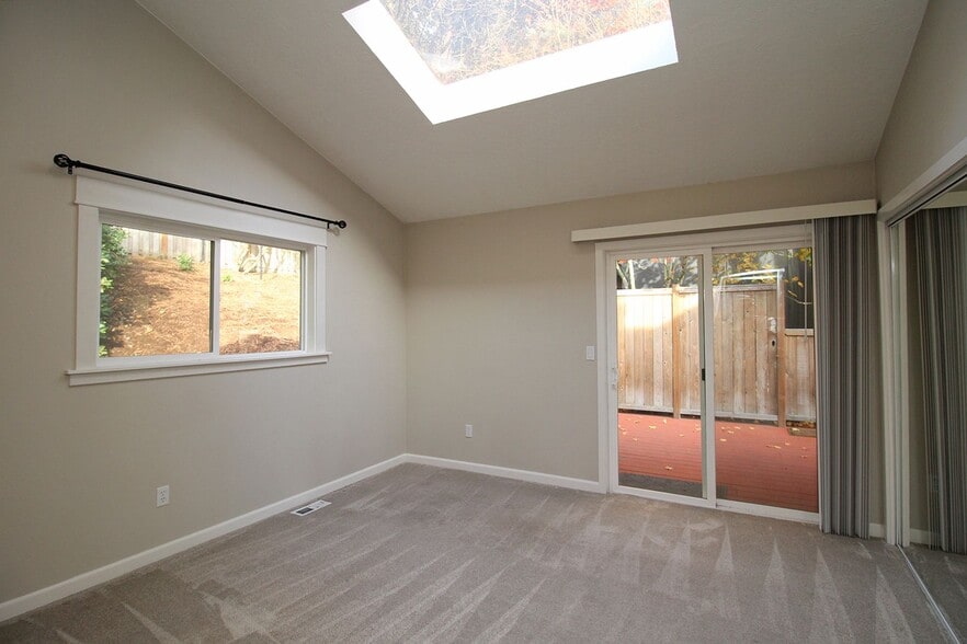 Building Photo - 11731 SW 41st Ave