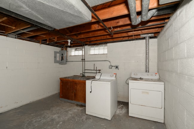 Building Photo - 12328 Grannis Rd