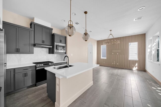 Building Photo - 9551 Neuens Rd
