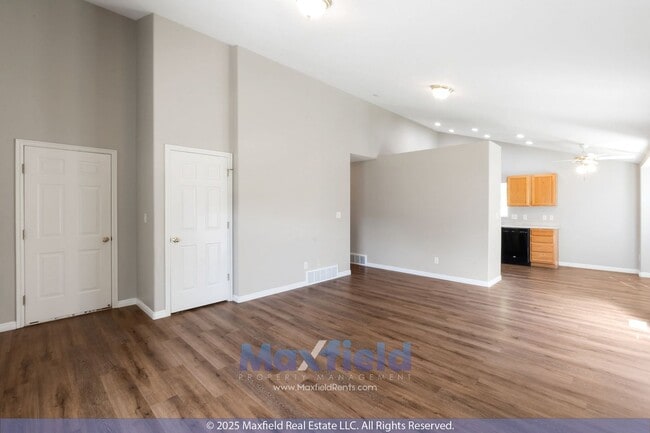 Building Photo - Harvest Hills 3 BED 2 BA 2 CAR HOME - RECE...