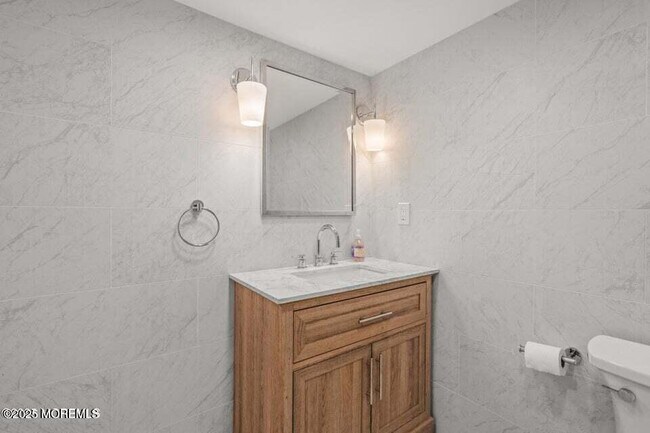 Building Photo - 188 Belmar Ave