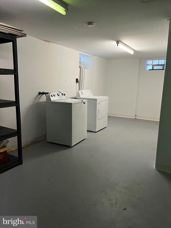 Building Photo - 500 E Lancaster Ave