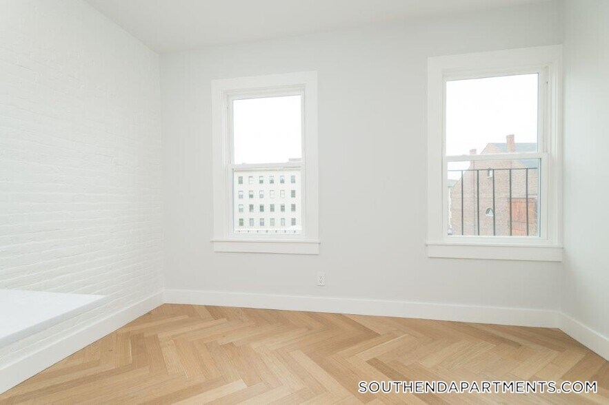 Building Photo - 461 Massachusetts Ave