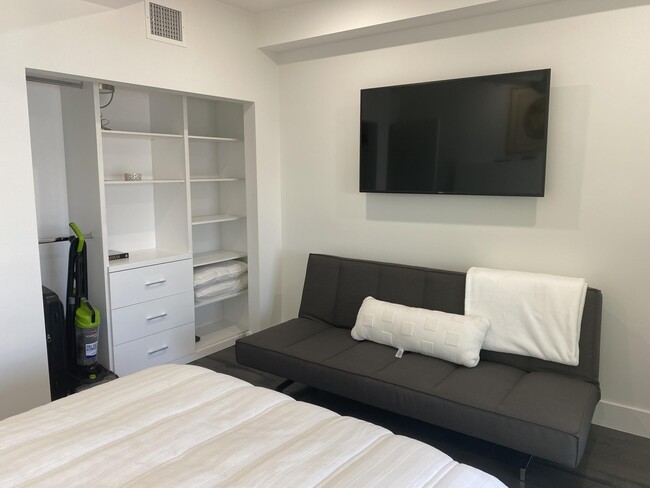 Building Photo - 3520 S Ocean Blvd