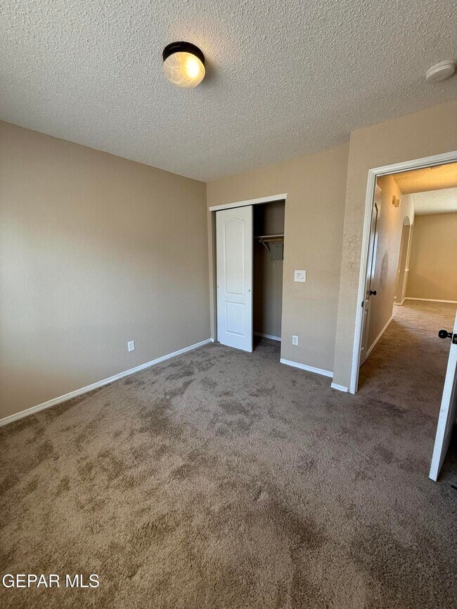 Building Photo - 732 Desert Sage Dr