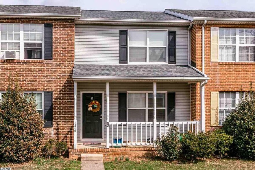 Building Photo - 1246 Goldfinch Dr