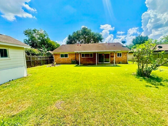 Building Photo - 1234 Mosher Ln