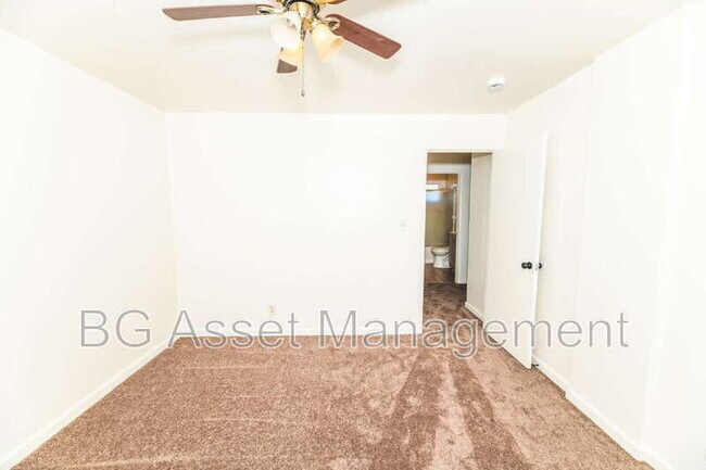 Building Photo - 547 Rodeo Ave