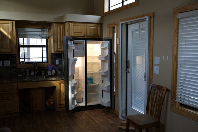 Building Photo - 7009 S I-35 Frontage Rd