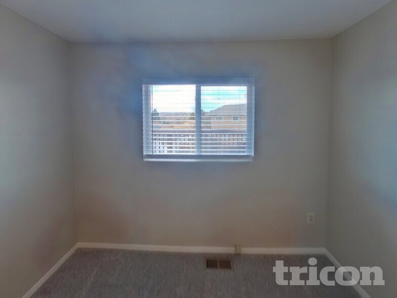 Building Photo - 5060 Barcelona Way