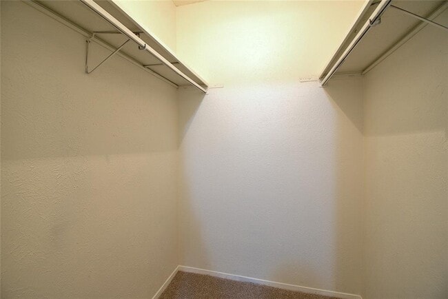 Building Photo - 9303 Quail Field Dr