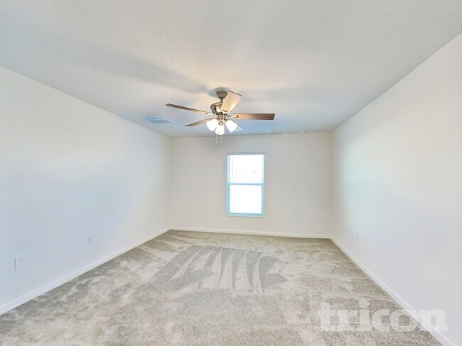 Building Photo - 9496 Revere Ave