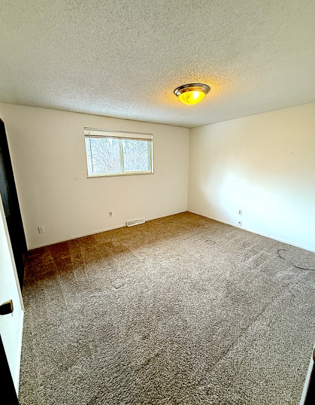 Building Photo - 1405 E 16th St