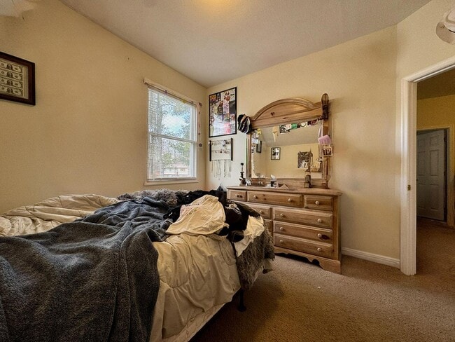 Building Photo - 50% Off First Month! Spacious 3BR Townhome...