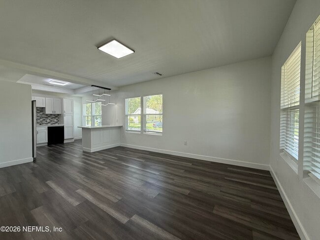 Building Photo - 823 Madison St