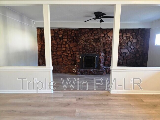 Building Photo - 5505 Crescent Dr