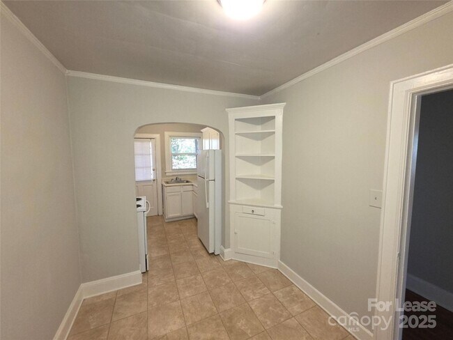 Building Photo - 1412 Park Dr