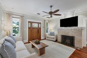 Building Photo - 324 Julia Pl