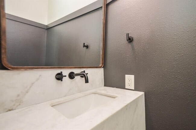 Building Photo - 21527 Black Opal Ln