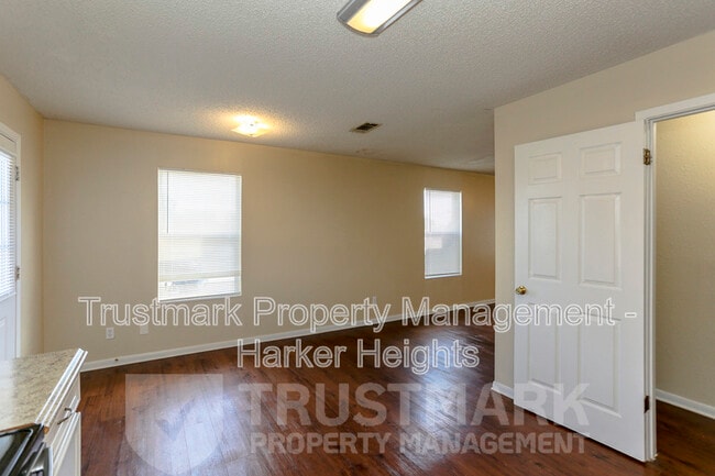 Building Photo - 3103 Courtney Ln