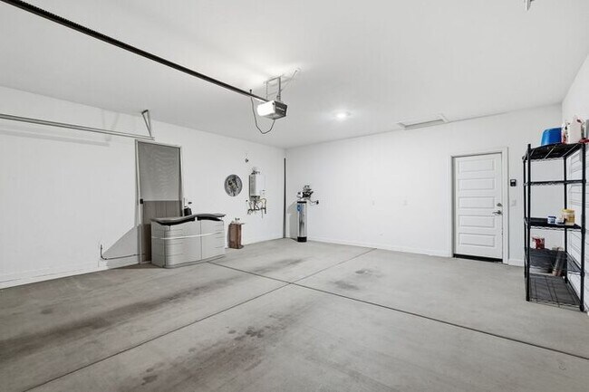 Building Photo - 17985 S Whispering Glen Path