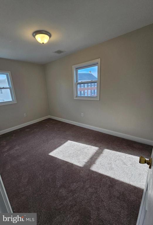 Building Photo - 301 E 4th St