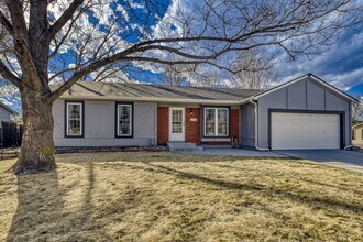 Building Photo - Beautiful Longmont Home with Modern Updates & Spacious Living. Available NOW!