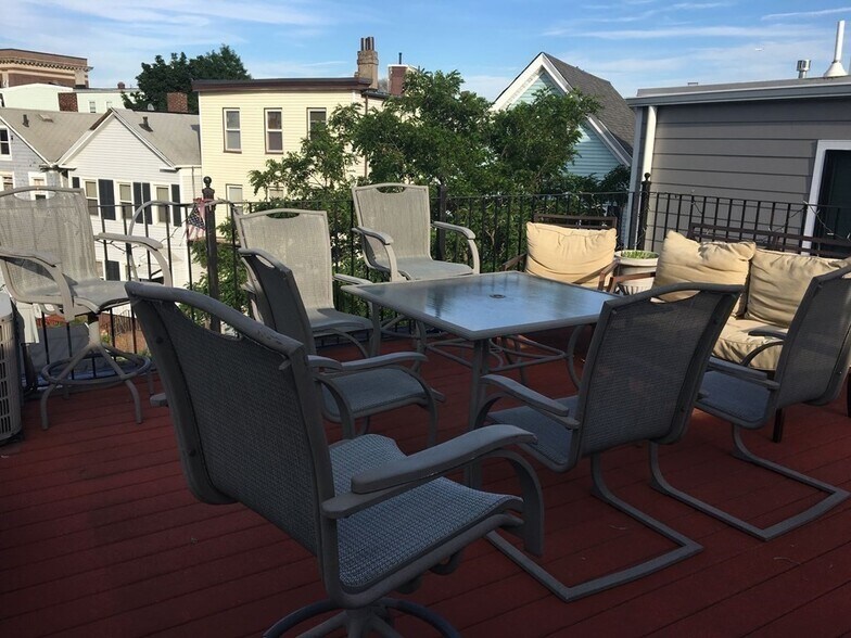 Building Photo - 536 Dorchester Ave