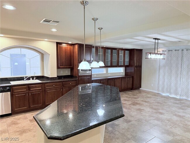 Building Photo - 1137 Sax Fifth Ave